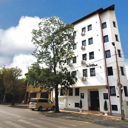 Hotel La Casa Centrale Bukares Bagian luar foto