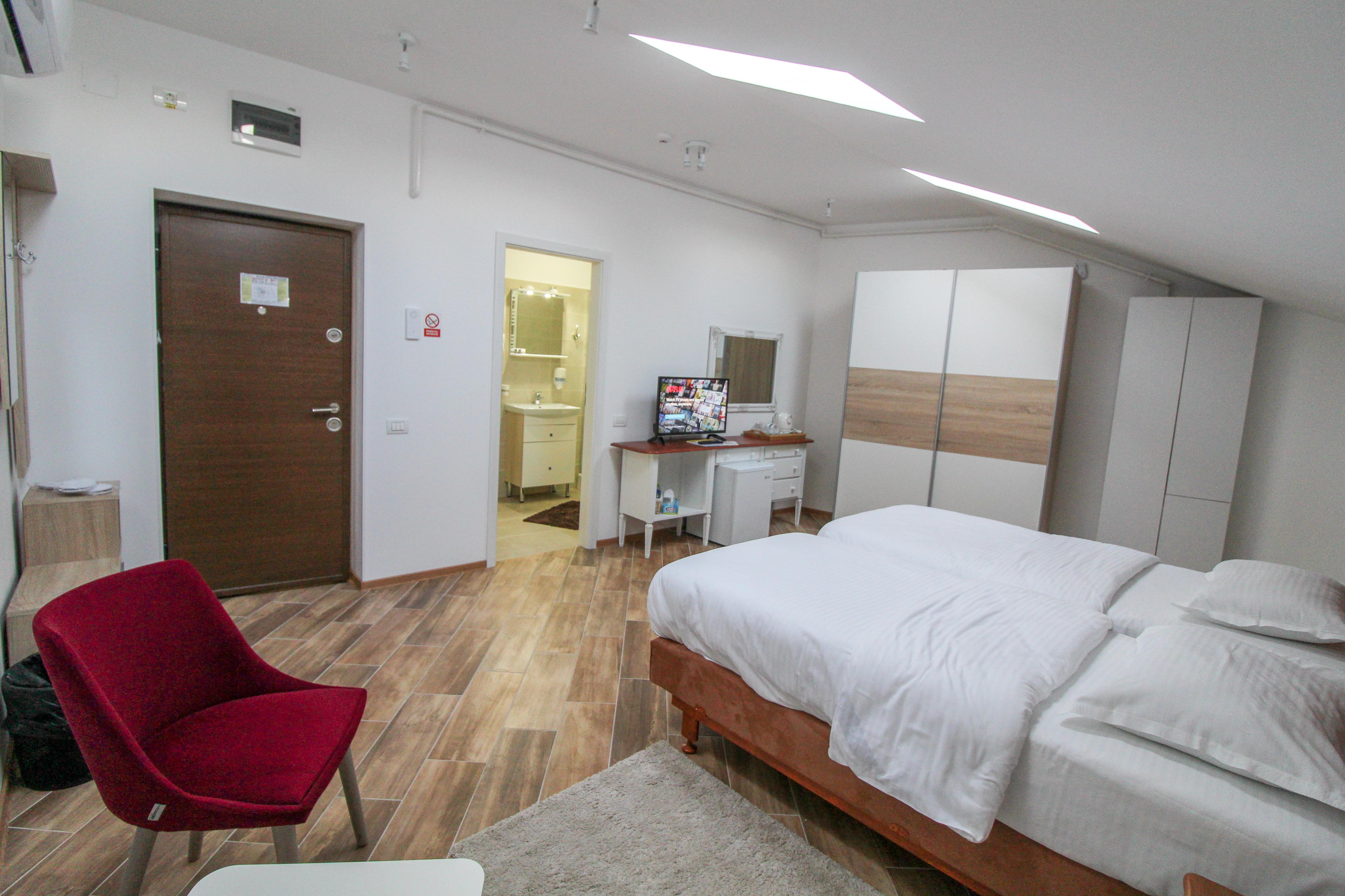 Hotel La Casa Centrale Bukares Bagian luar foto