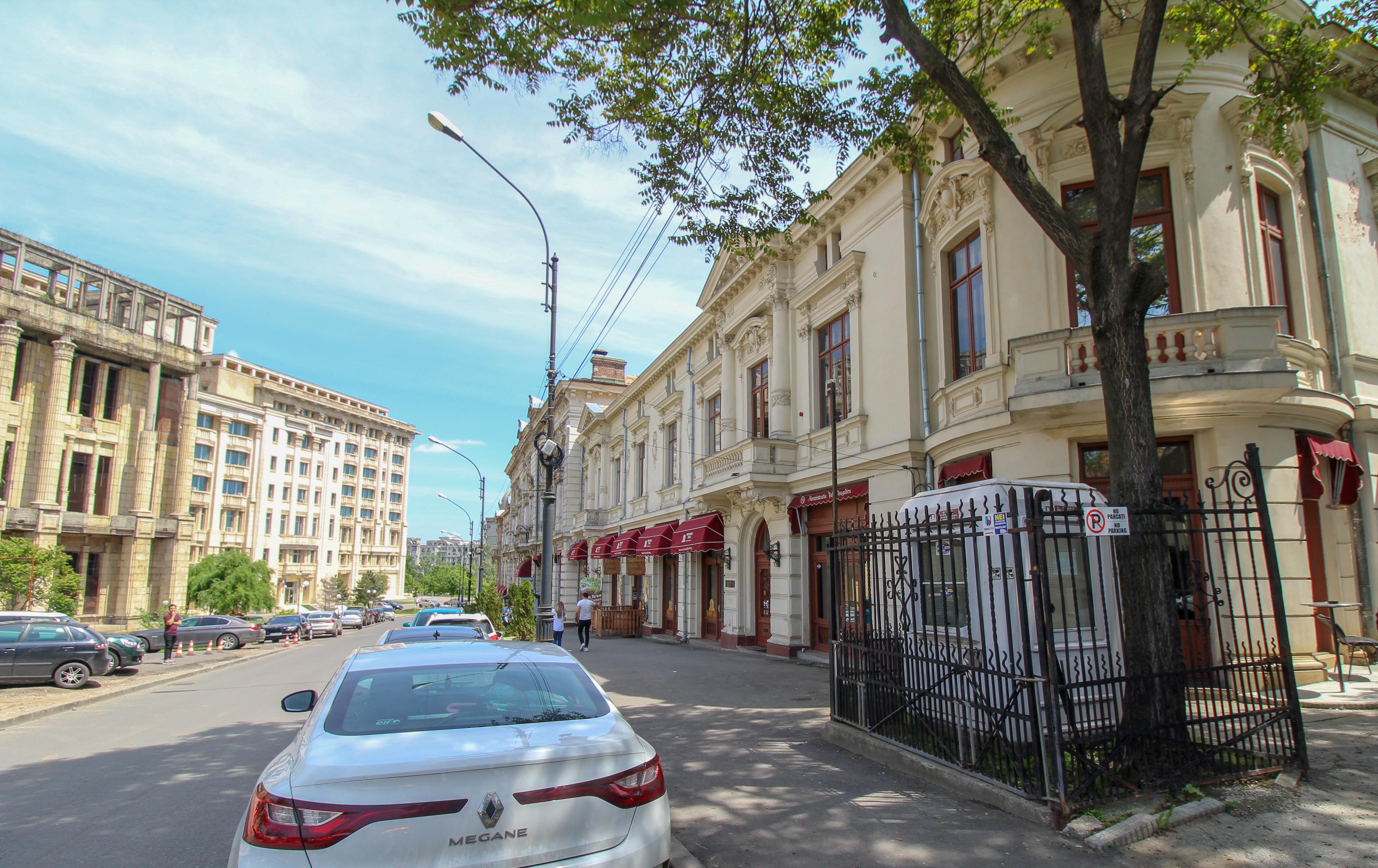 Hotel La Casa Centrale Bukares Bagian luar foto