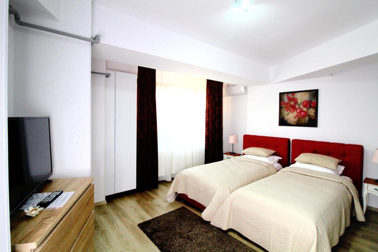 Hotel La Casa Centrale Bukares Bagian luar foto