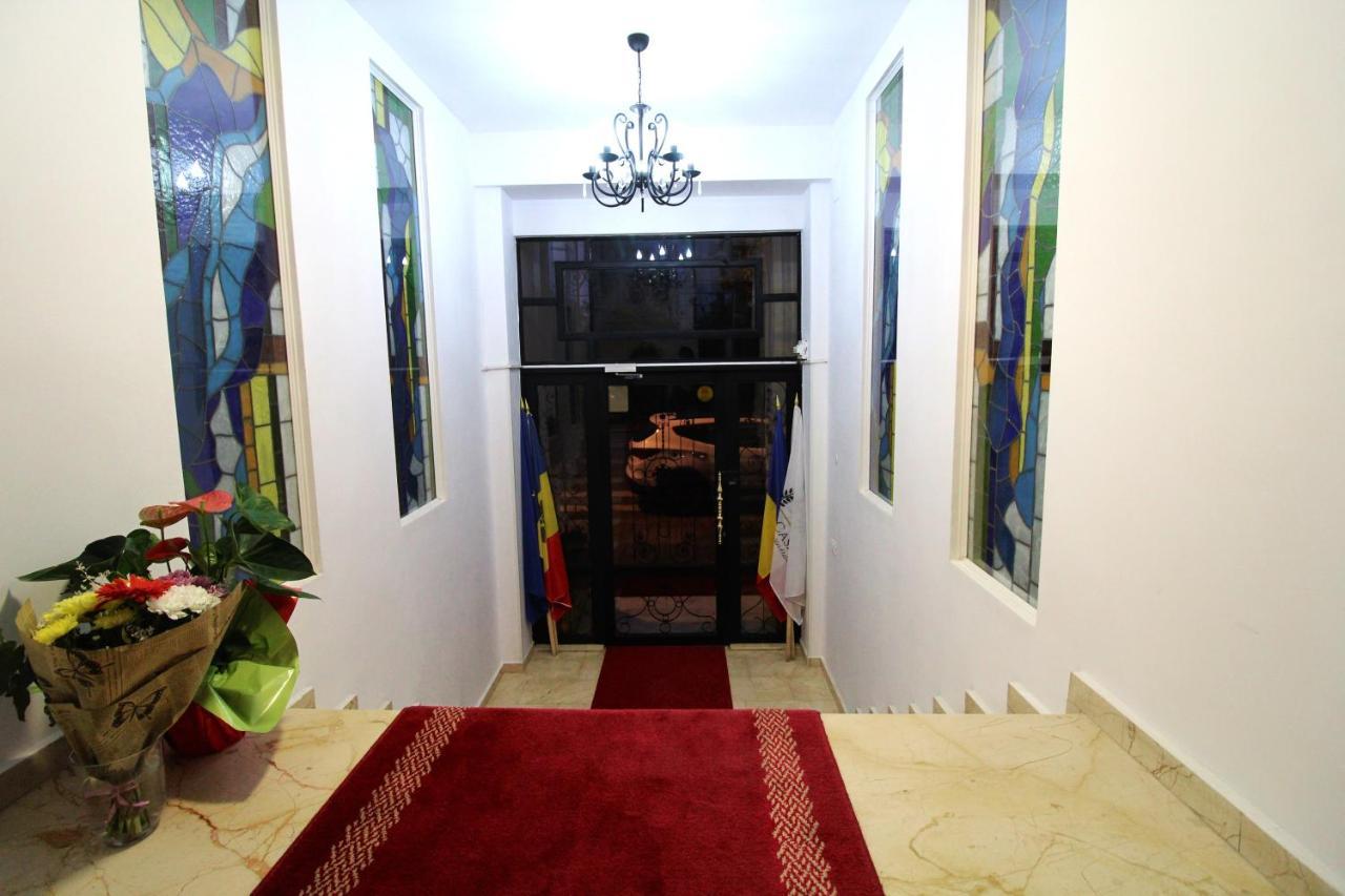 Hotel La Casa Centrale Bukares Bagian luar foto